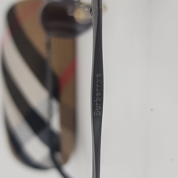 Authentic Burberrys Unisex Sunglasses - Picture 7 of 14